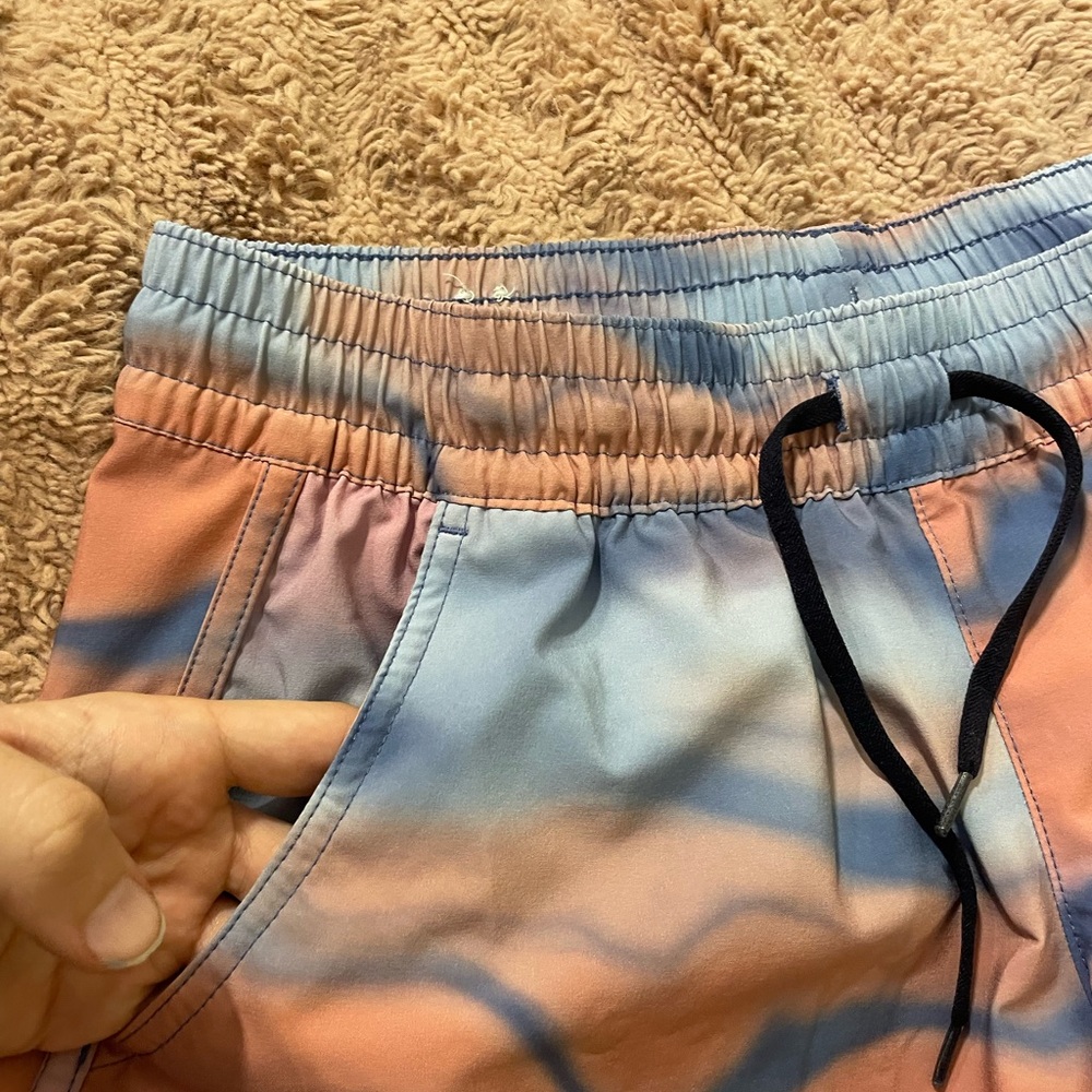 NWOT Columbia Marbled Color Active Outdoor Shorts - Picture 3 of 5